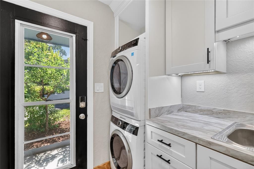 For Sale: $650,000 (2 beds, 0 baths, 1778 Square Feet)