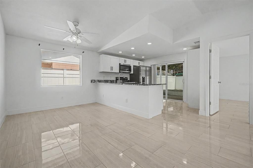 For Sale: $359,900 (3 beds, 2 baths, 1132 Square Feet)