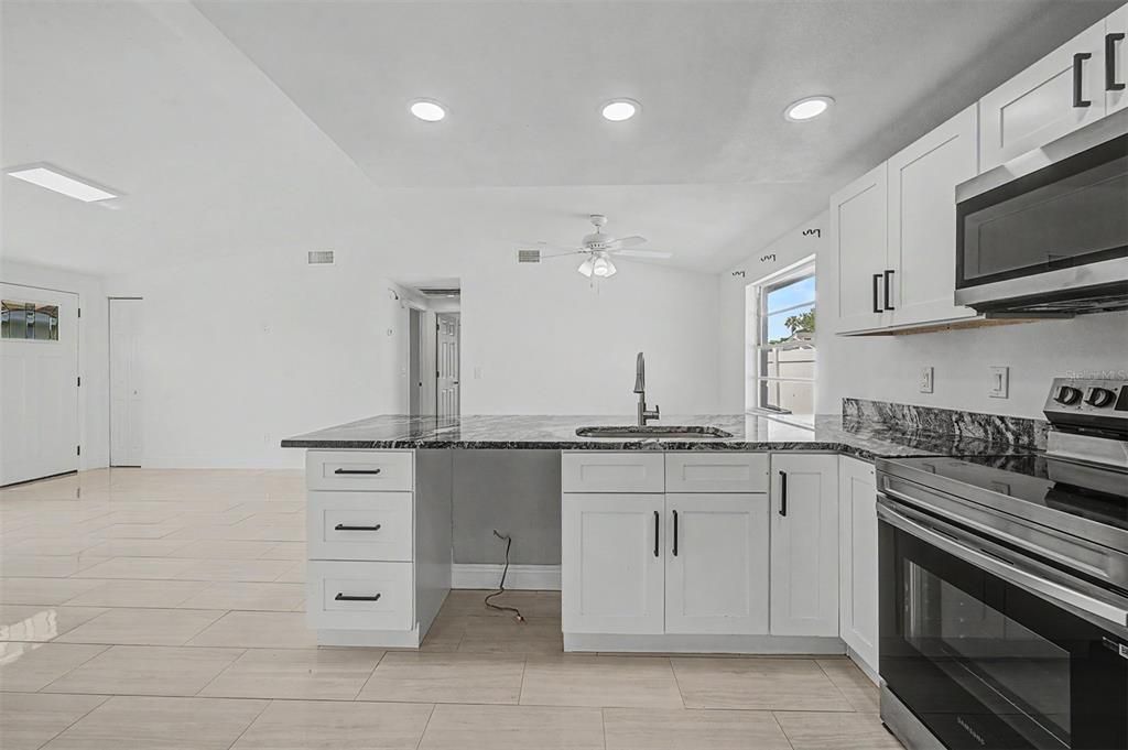 For Sale: $359,900 (3 beds, 2 baths, 1132 Square Feet)
