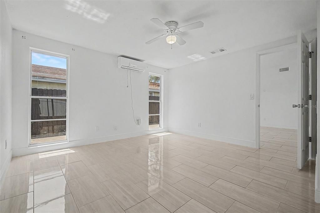 For Sale: $359,900 (3 beds, 2 baths, 1132 Square Feet)