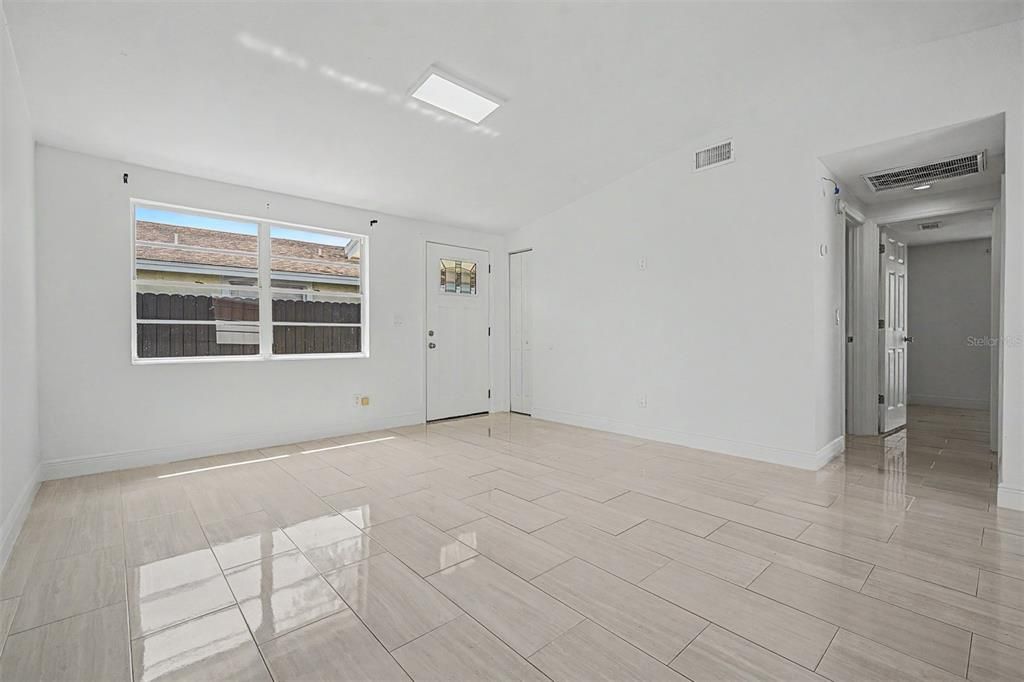 For Sale: $359,900 (3 beds, 2 baths, 1132 Square Feet)