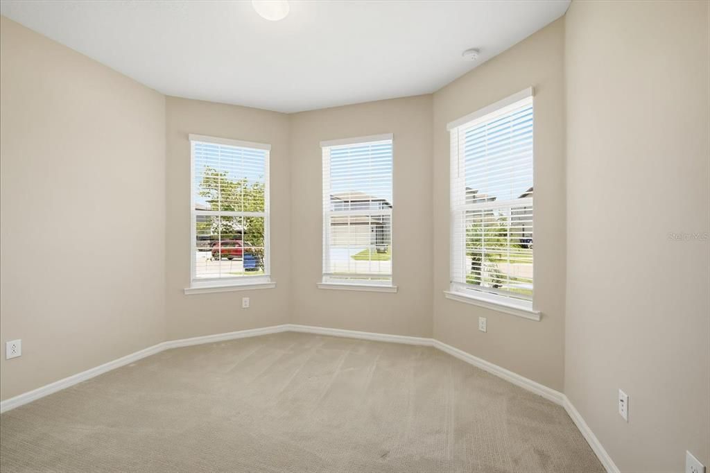 For Sale: $650,000 (4 beds, 3 baths, 2736 Square Feet)