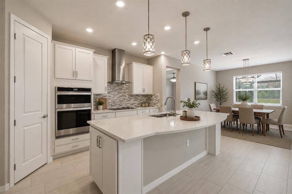 For Sale: $650,000 (4 beds, 3 baths, 2736 Square Feet)