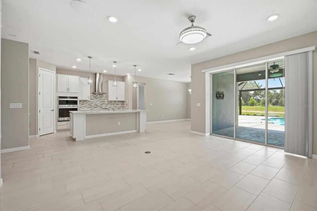 For Sale: $650,000 (4 beds, 3 baths, 2736 Square Feet)