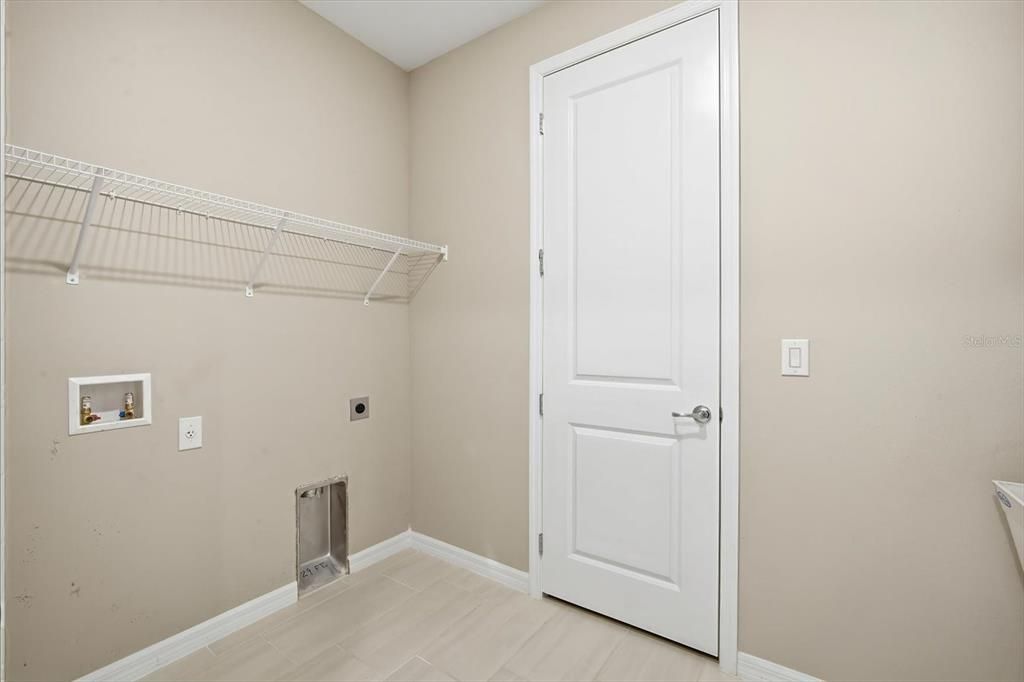 For Sale: $650,000 (4 beds, 3 baths, 2736 Square Feet)