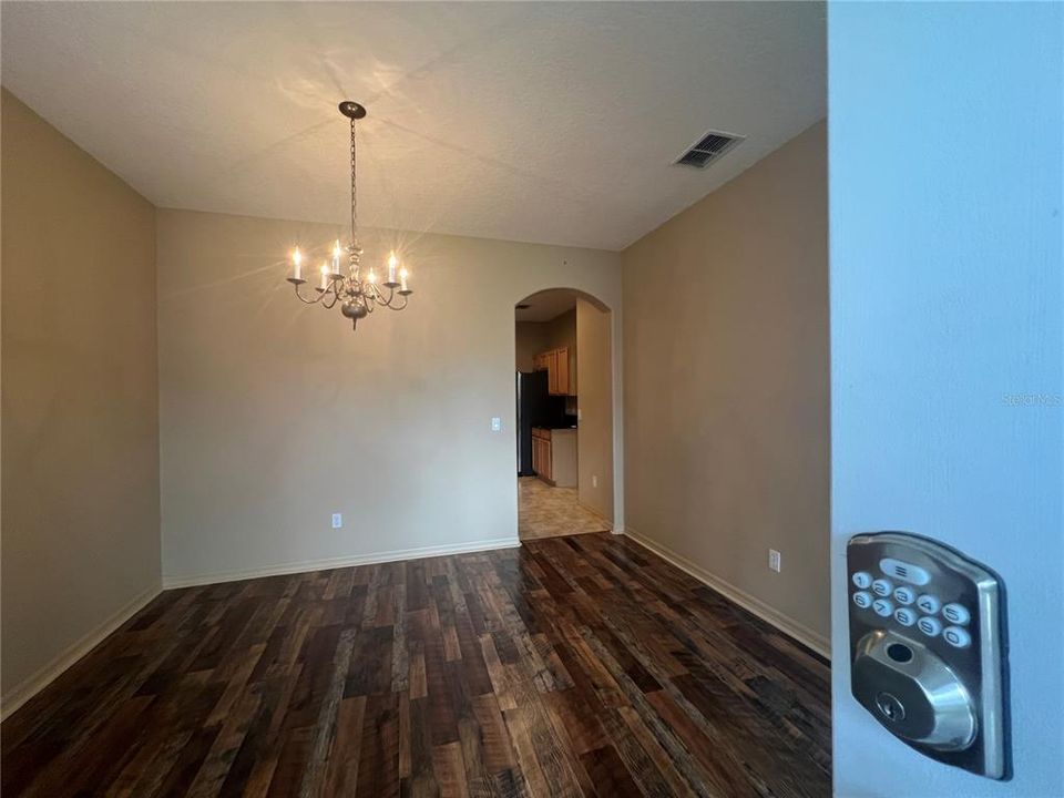 En Renta: $3,298 (3 camas, 2 baños, 2133 Pies cuadrados)