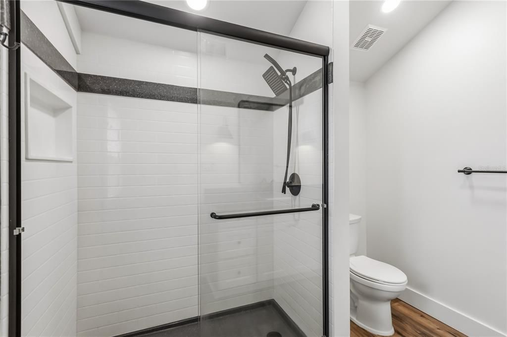 Activo con contrato: $520,000 (4 camas, 2 baños, 1892 Pies cuadrados)
