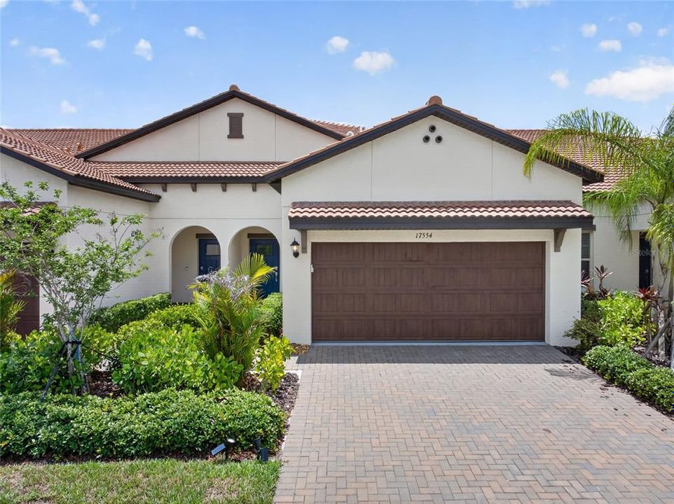 En Venta: $299,900 (2 camas, 2 baños, 1737 Pies cuadrados)