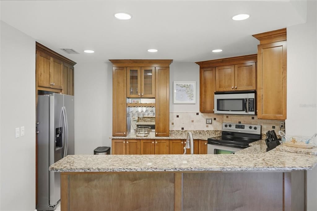 For Sale: $385,000 (2 beds, 2 baths, 1140 Square Feet)