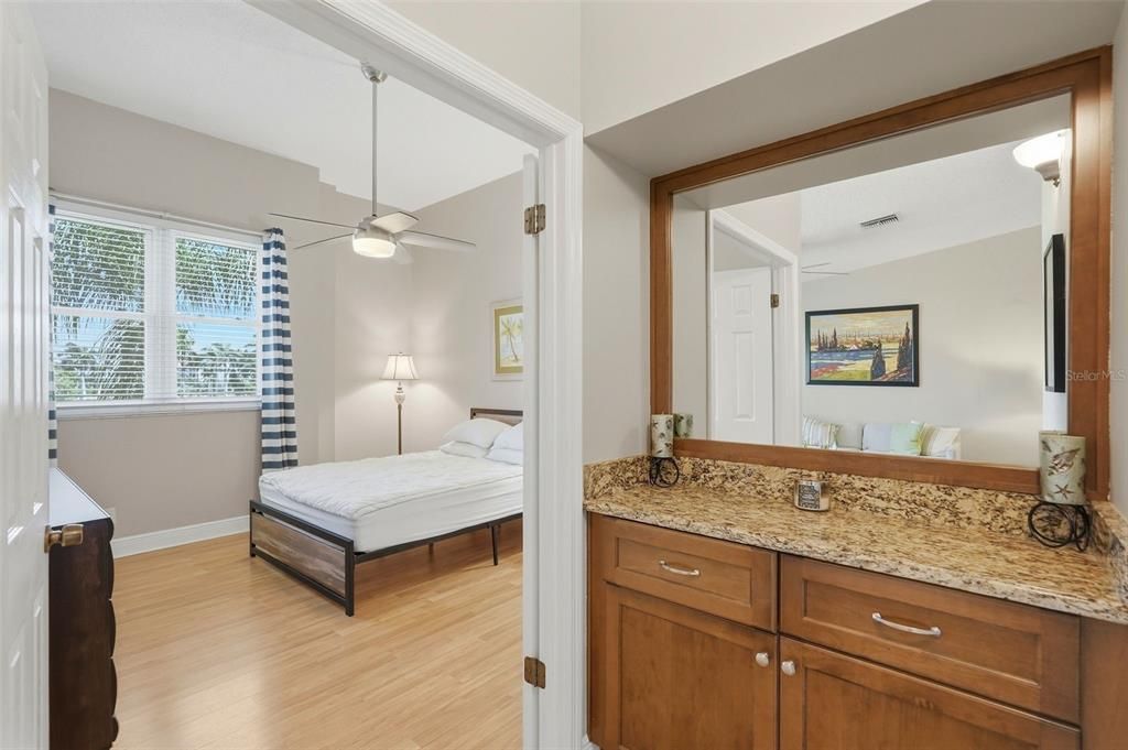 For Sale: $385,000 (2 beds, 2 baths, 1140 Square Feet)