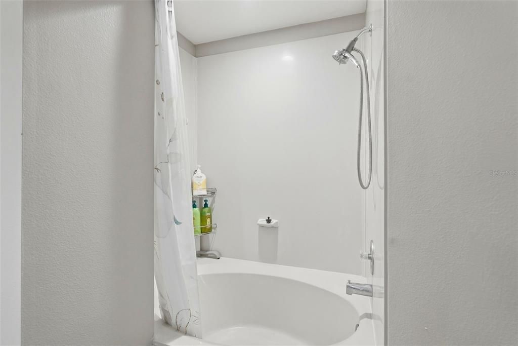 For Sale: $385,000 (2 beds, 2 baths, 1140 Square Feet)