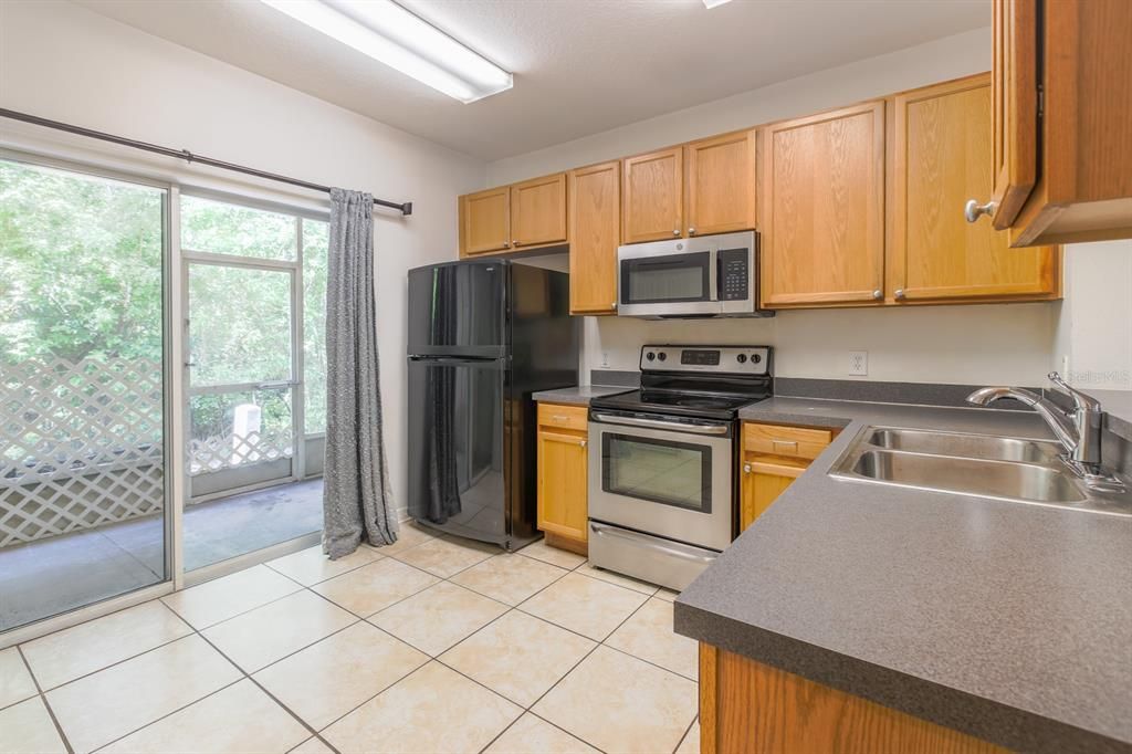 For Sale: $270,000 (3 beds, 2 baths, 1337 Square Feet)