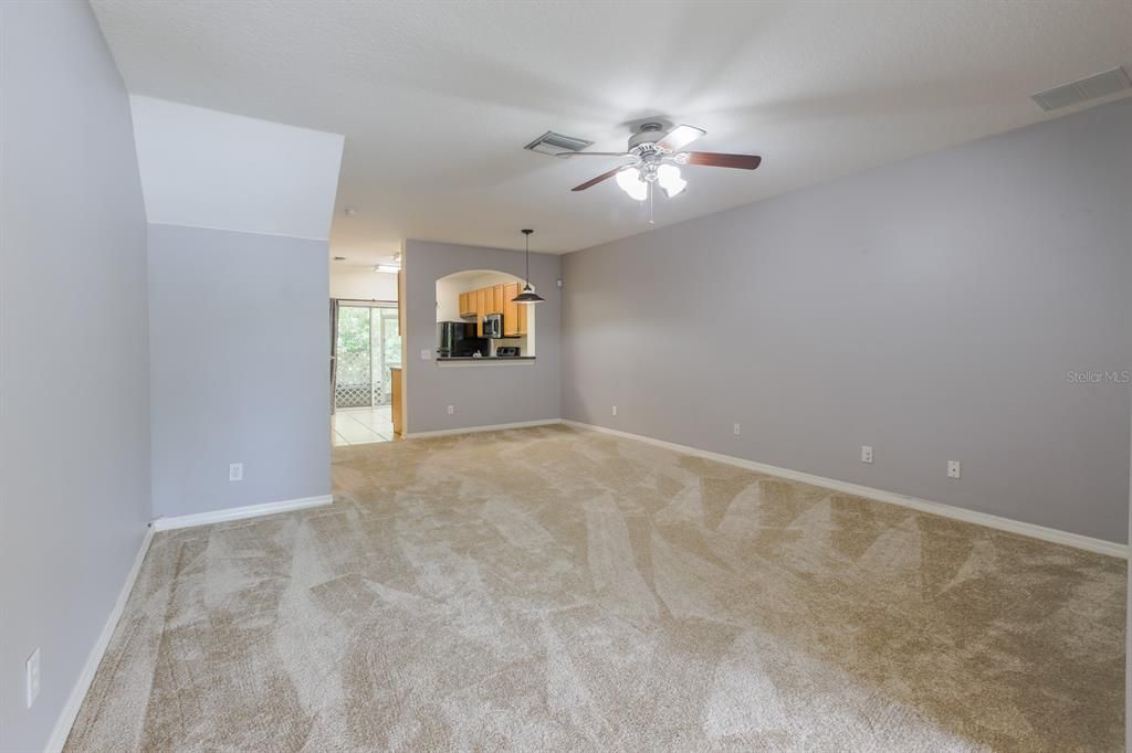 For Sale: $270,000 (3 beds, 2 baths, 1337 Square Feet)