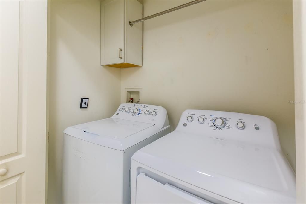For Sale: $270,000 (3 beds, 2 baths, 1337 Square Feet)