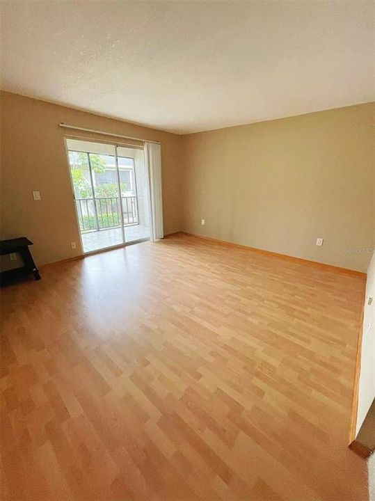 For Sale: $159,500 (2 beds, 2 baths, 1098 Square Feet)