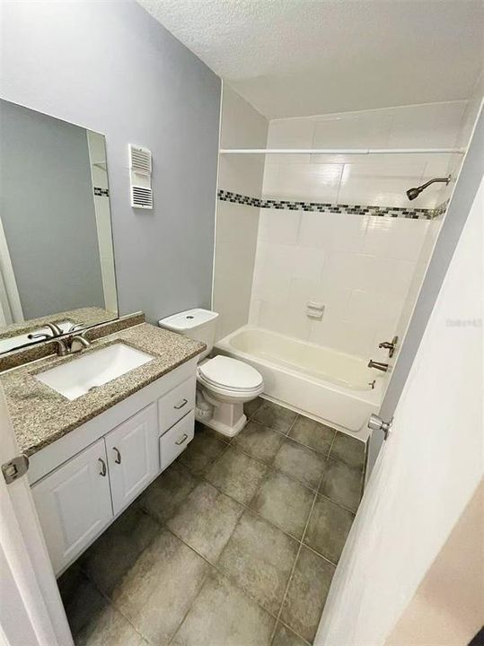 For Sale: $159,500 (2 beds, 2 baths, 1098 Square Feet)