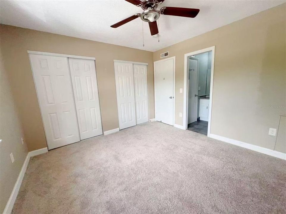 For Sale: $159,500 (2 beds, 2 baths, 1098 Square Feet)