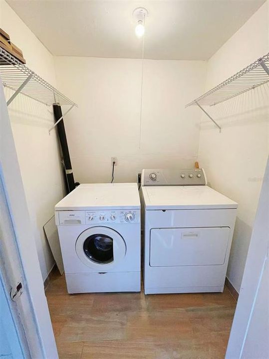 For Sale: $159,500 (2 beds, 2 baths, 1098 Square Feet)