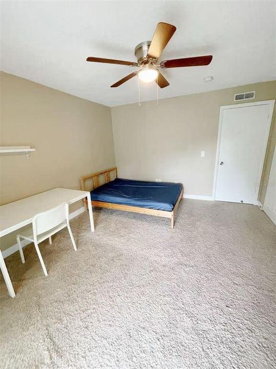 For Sale: $159,500 (2 beds, 2 baths, 1098 Square Feet)