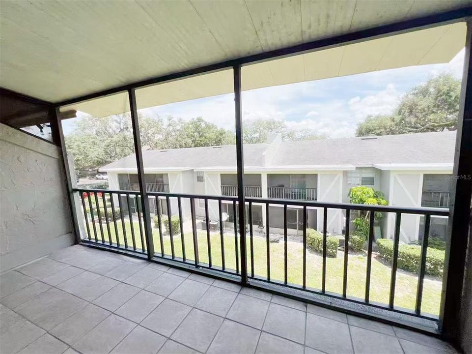 For Sale: $159,500 (2 beds, 2 baths, 1098 Square Feet)
