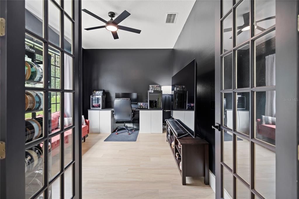For Sale: $839,000 (5 beds, 4 baths, 4114 Square Feet)
