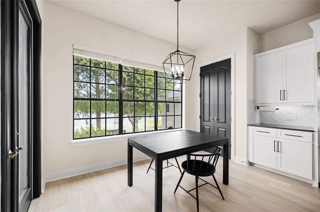 For Sale: $839,000 (5 beds, 4 baths, 4114 Square Feet)