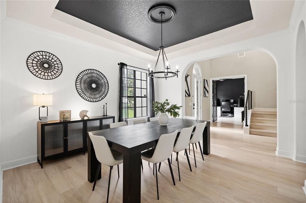 For Sale: $839,000 (5 beds, 4 baths, 4114 Square Feet)