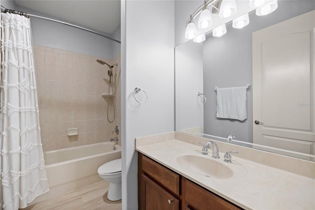 For Sale: $839,000 (5 beds, 4 baths, 4114 Square Feet)