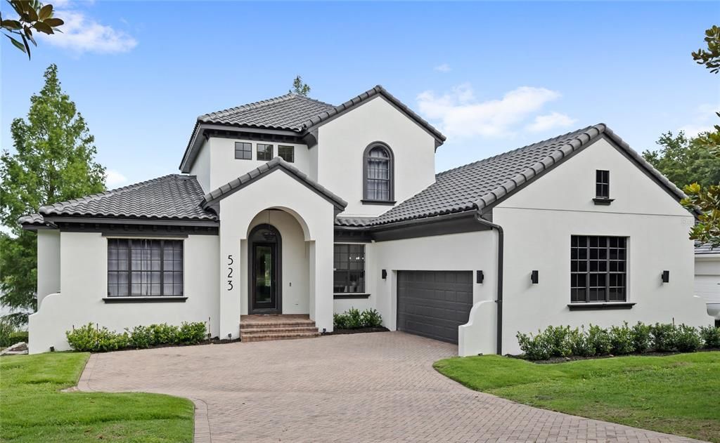 For Sale: $839,000 (5 beds, 4 baths, 4114 Square Feet)
