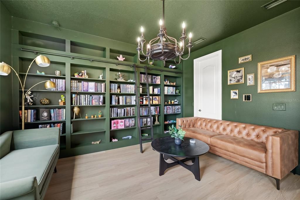 For Sale: $839,000 (5 beds, 4 baths, 4114 Square Feet)