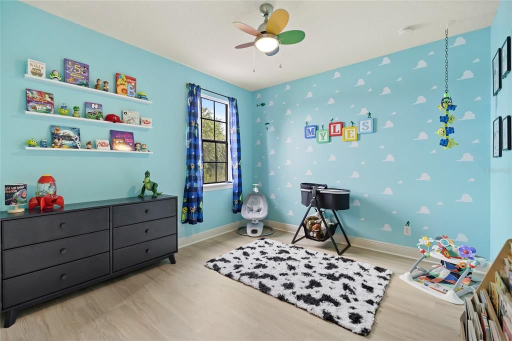 For Sale: $839,000 (5 beds, 4 baths, 4114 Square Feet)