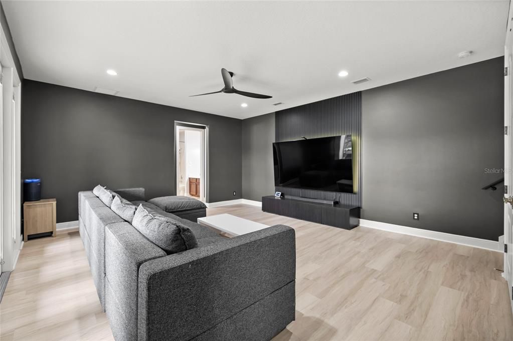 For Sale: $839,000 (5 beds, 4 baths, 4114 Square Feet)