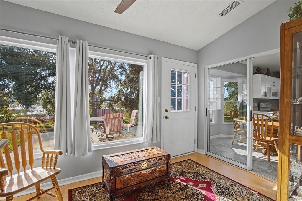 For Rent: $2,800 (2 beds, 2 baths, 1430 Square Feet)