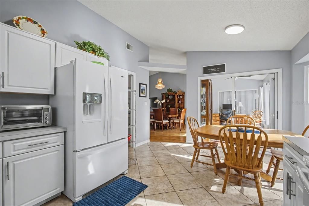 For Rent: $2,800 (2 beds, 2 baths, 1430 Square Feet)