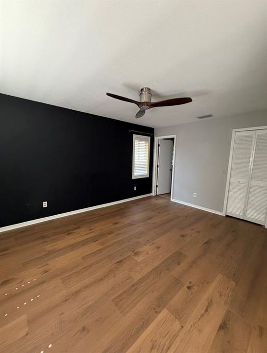 For Sale: $350,000 (3 beds, 2 baths, 1886 Square Feet)