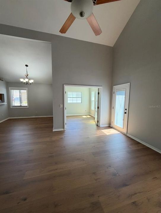 For Sale: $350,000 (3 beds, 2 baths, 1886 Square Feet)