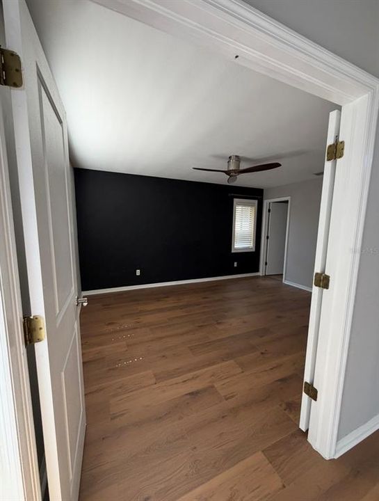 For Sale: $350,000 (3 beds, 2 baths, 1886 Square Feet)