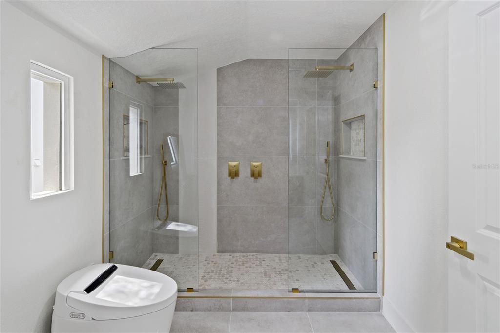 For Sale: $1,090,000 (4 beds, 3 baths, 2202 Square Feet)