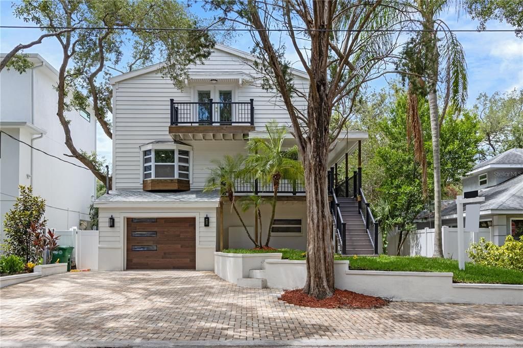For Sale: $1,090,000 (4 beds, 3 baths, 2202 Square Feet)