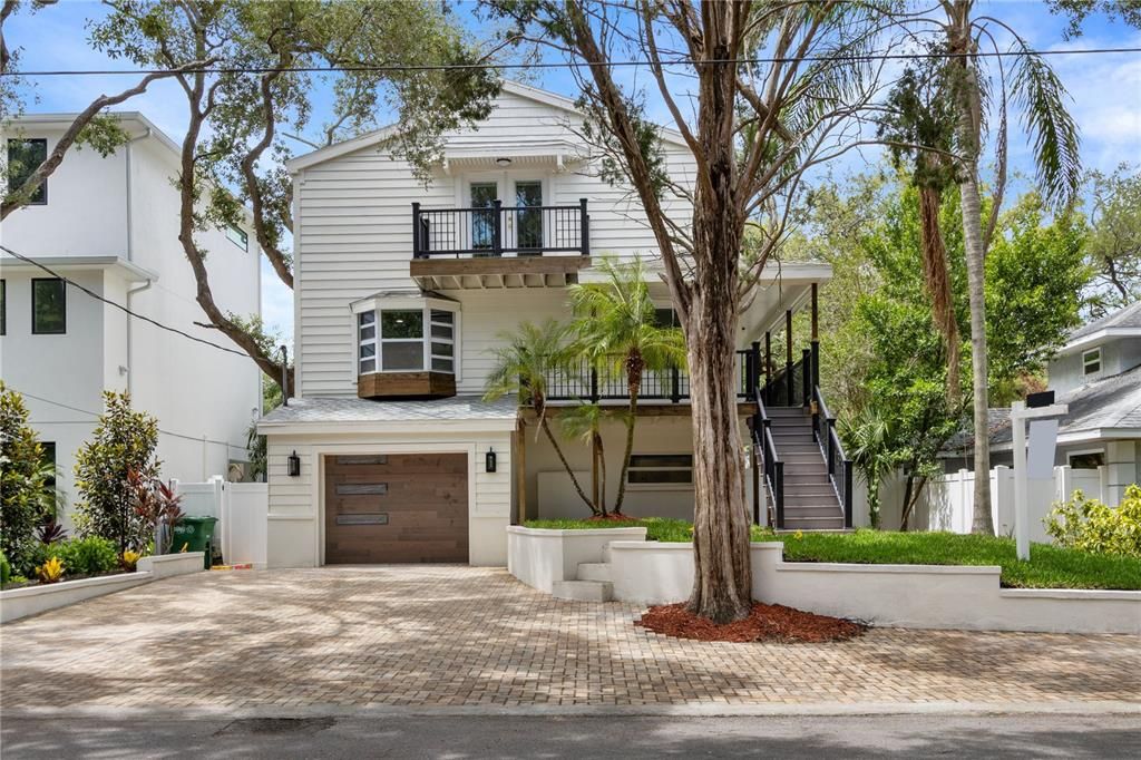 For Sale: $1,090,000 (4 beds, 3 baths, 2202 Square Feet)