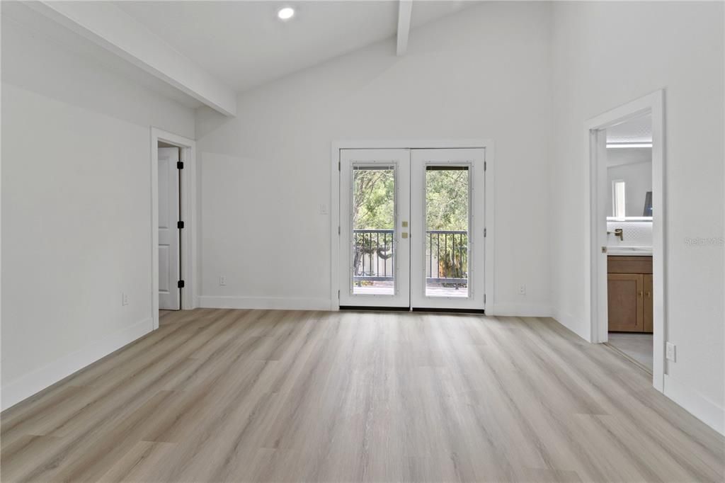 For Sale: $1,090,000 (4 beds, 3 baths, 2202 Square Feet)