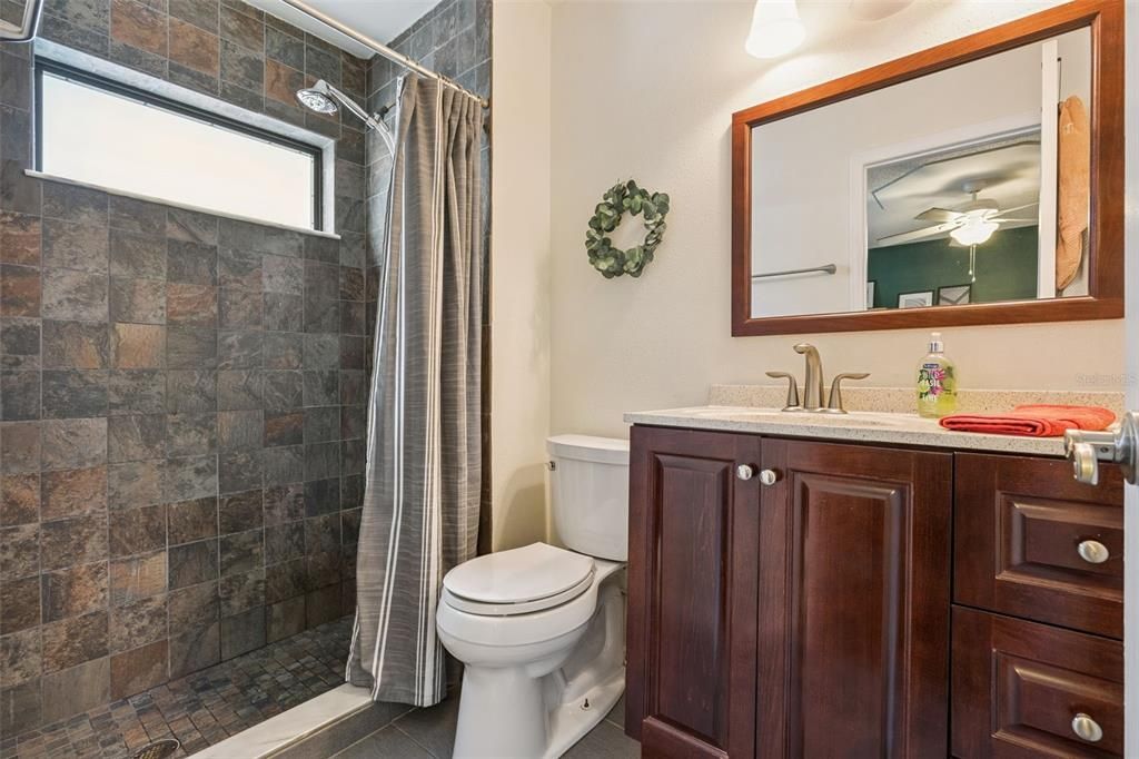 Active With Contract: $410,000 (3 beds, 2 baths, 1341 Square Feet)