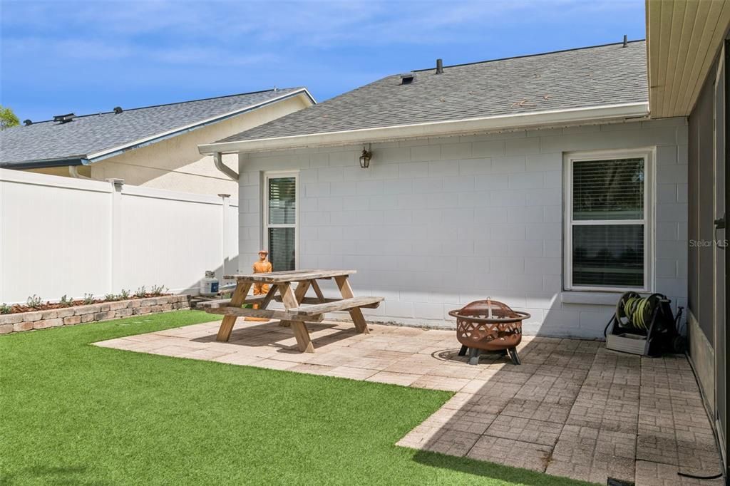 Active With Contract: $410,000 (3 beds, 2 baths, 1341 Square Feet)