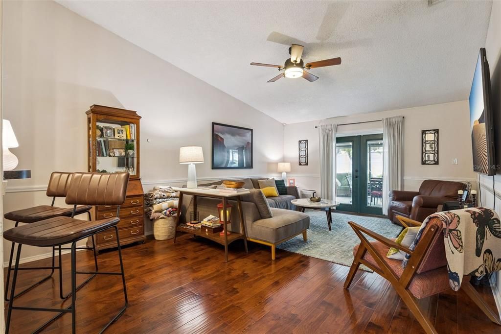 Active With Contract: $410,000 (3 beds, 2 baths, 1341 Square Feet)