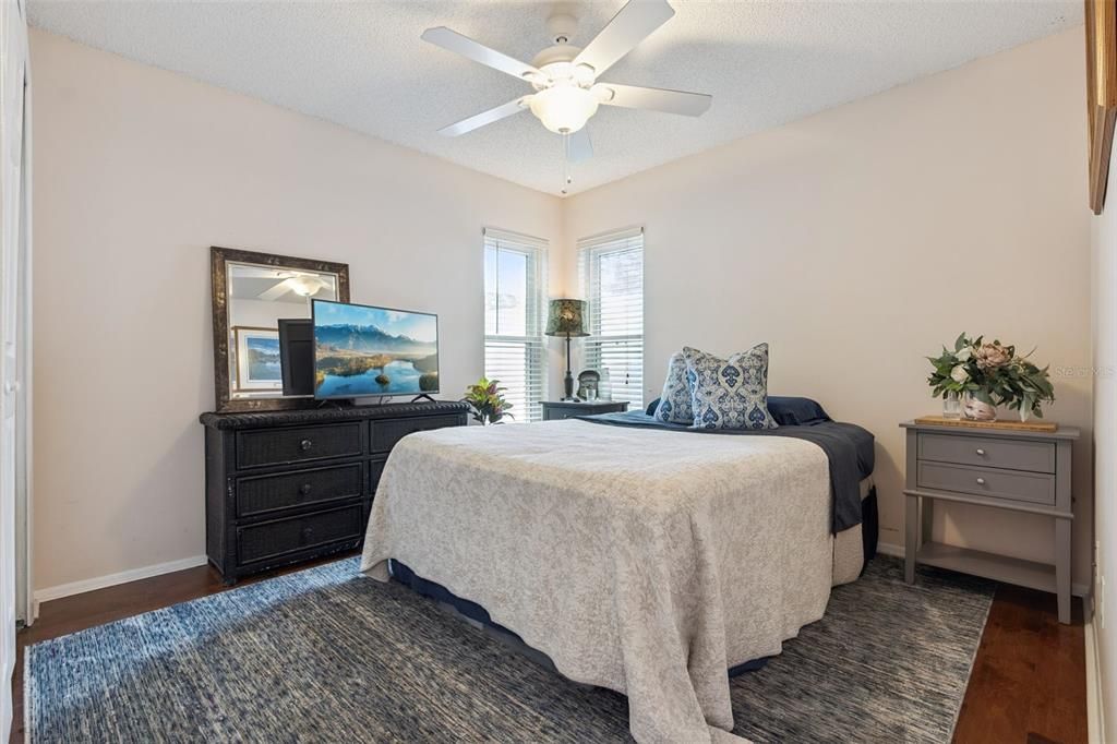 Active With Contract: $410,000 (3 beds, 2 baths, 1341 Square Feet)