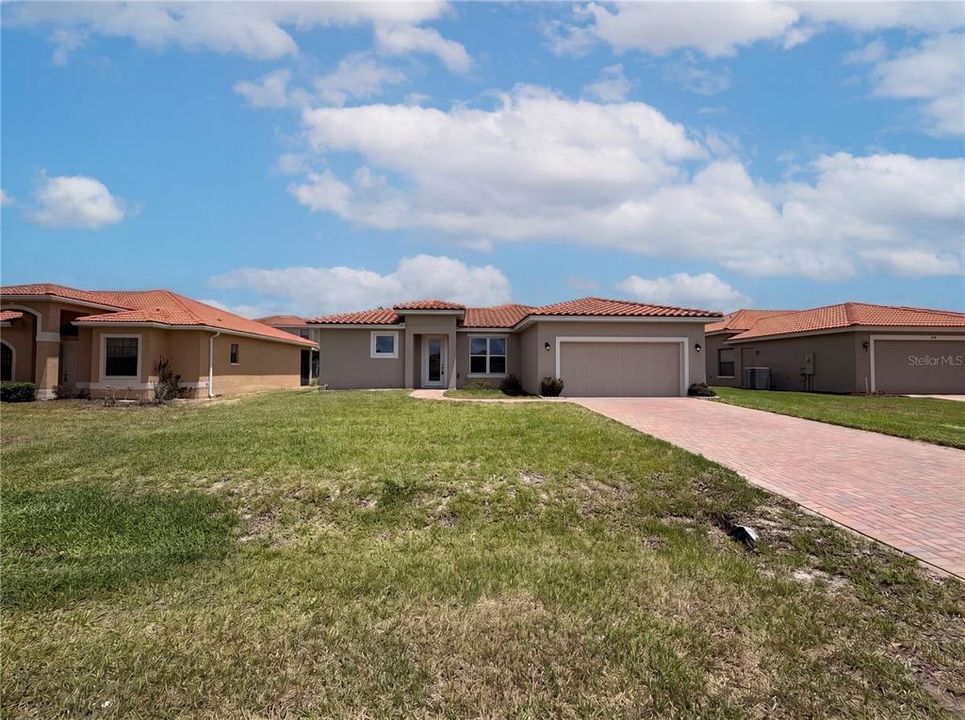 For Sale: $285,000 (4 beds, 2 baths, 1682 Square Feet)