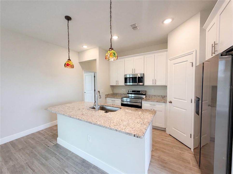 For Sale: $285,000 (4 beds, 2 baths, 1682 Square Feet)