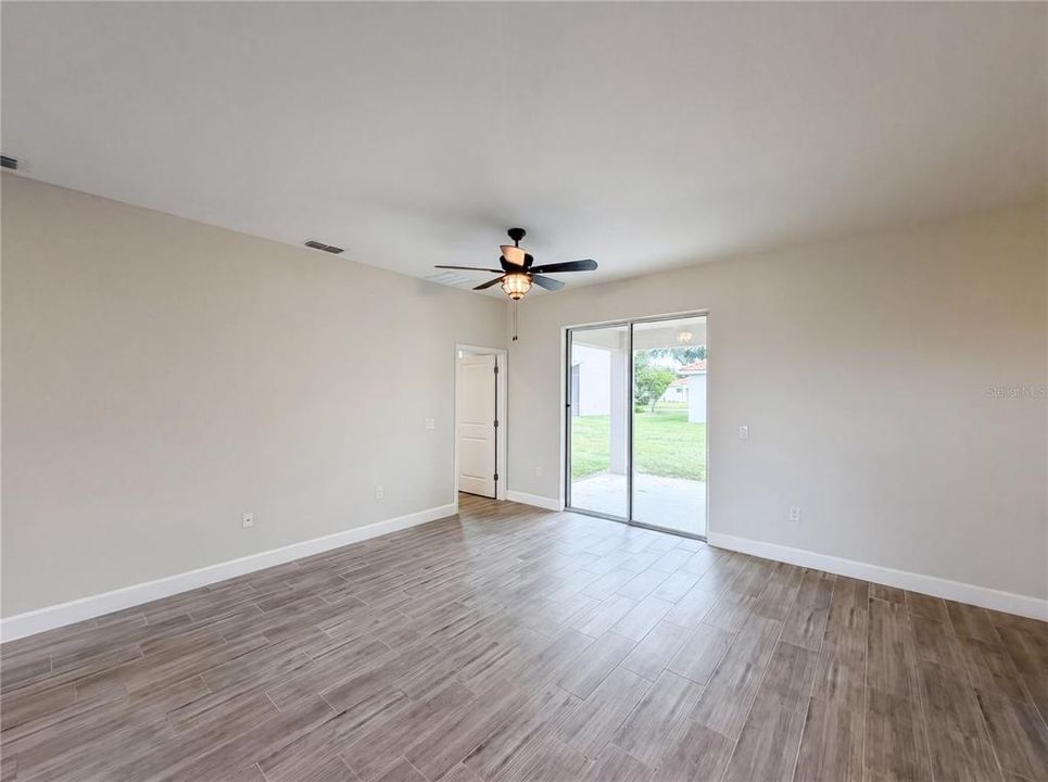 For Sale: $285,000 (4 beds, 2 baths, 1682 Square Feet)