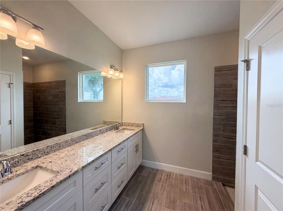 For Sale: $285,000 (4 beds, 2 baths, 1682 Square Feet)