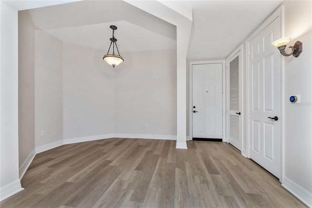 For Rent: $1,950 (3 beds, 2 baths, 1915 Square Feet)